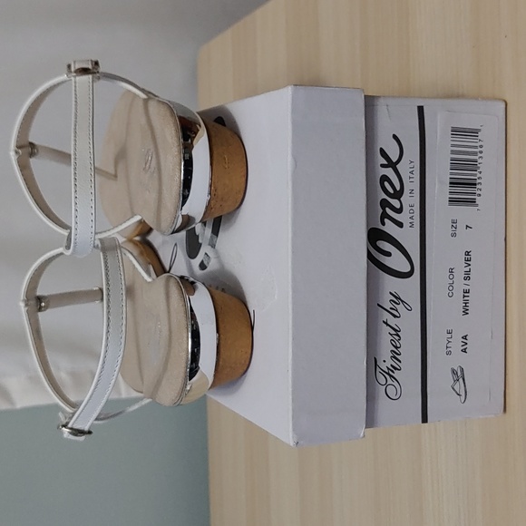 Onex "Ava" White Thong Sandals Size 7 New in Box - Picture 5 of 7
